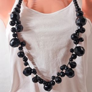 Vintage Avon By Mark Women's Black Chunky Necklace 18.5 Inches‎
